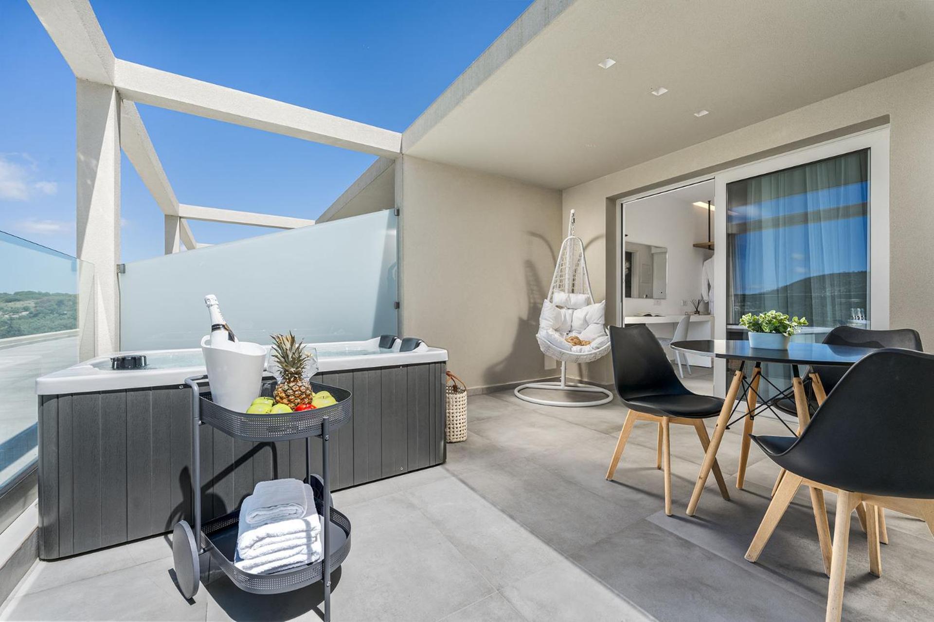 Myzith Luxury Suites Keri Exteriör bild