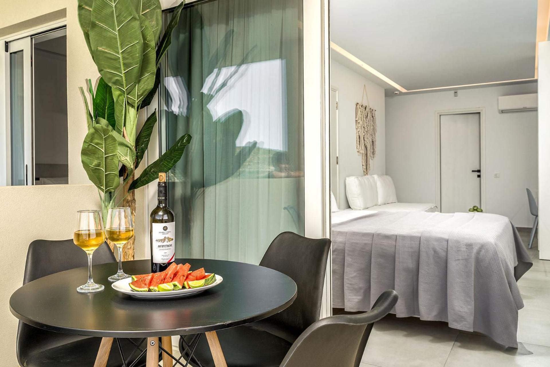 Myzith Luxury Suites Keri Exteriör bild