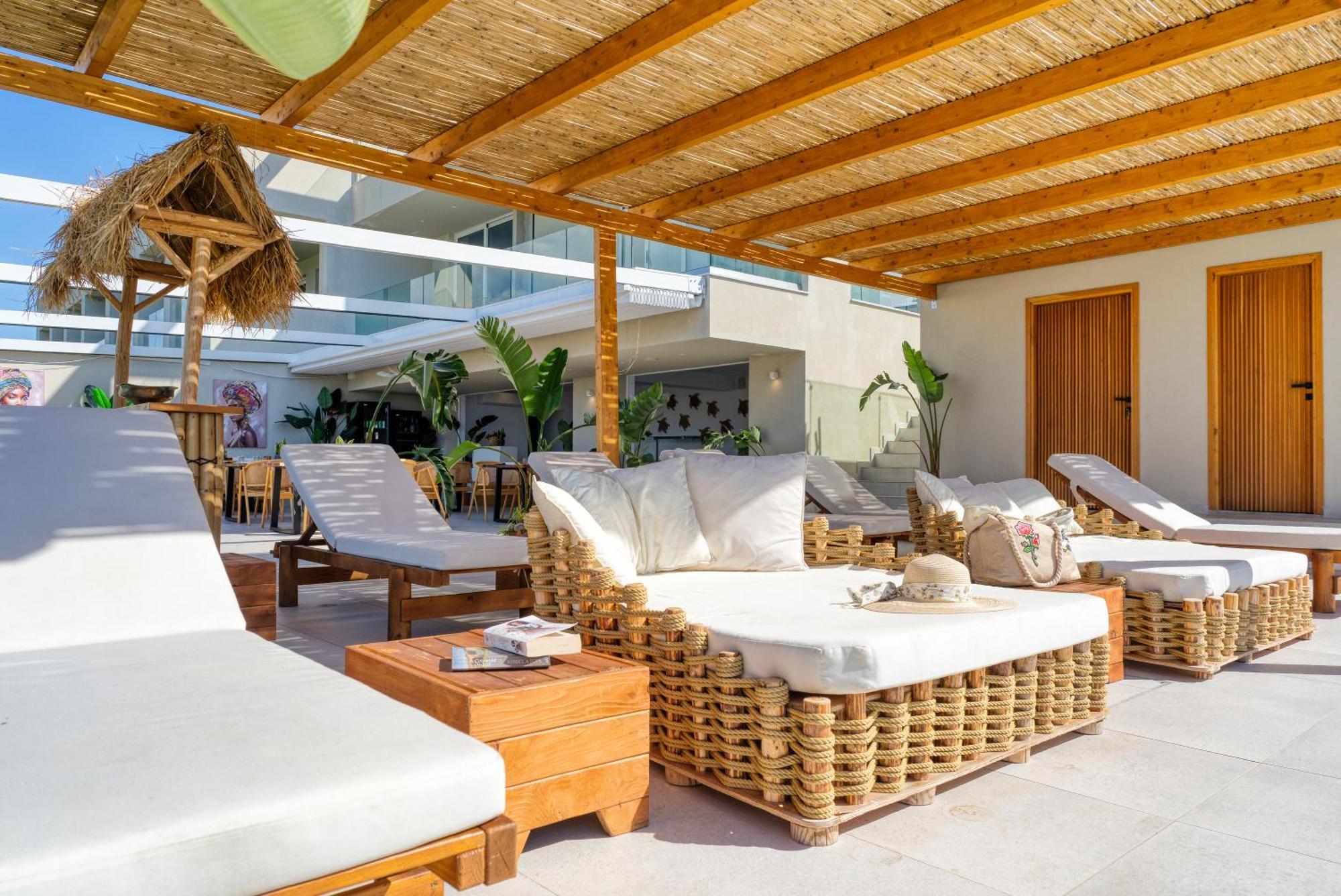 Myzith Luxury Suites Keri Exteriör bild