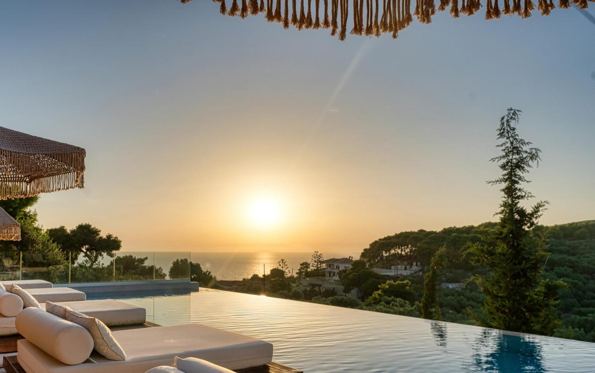 Myzith Luxury Suites Keri Exteriör bild