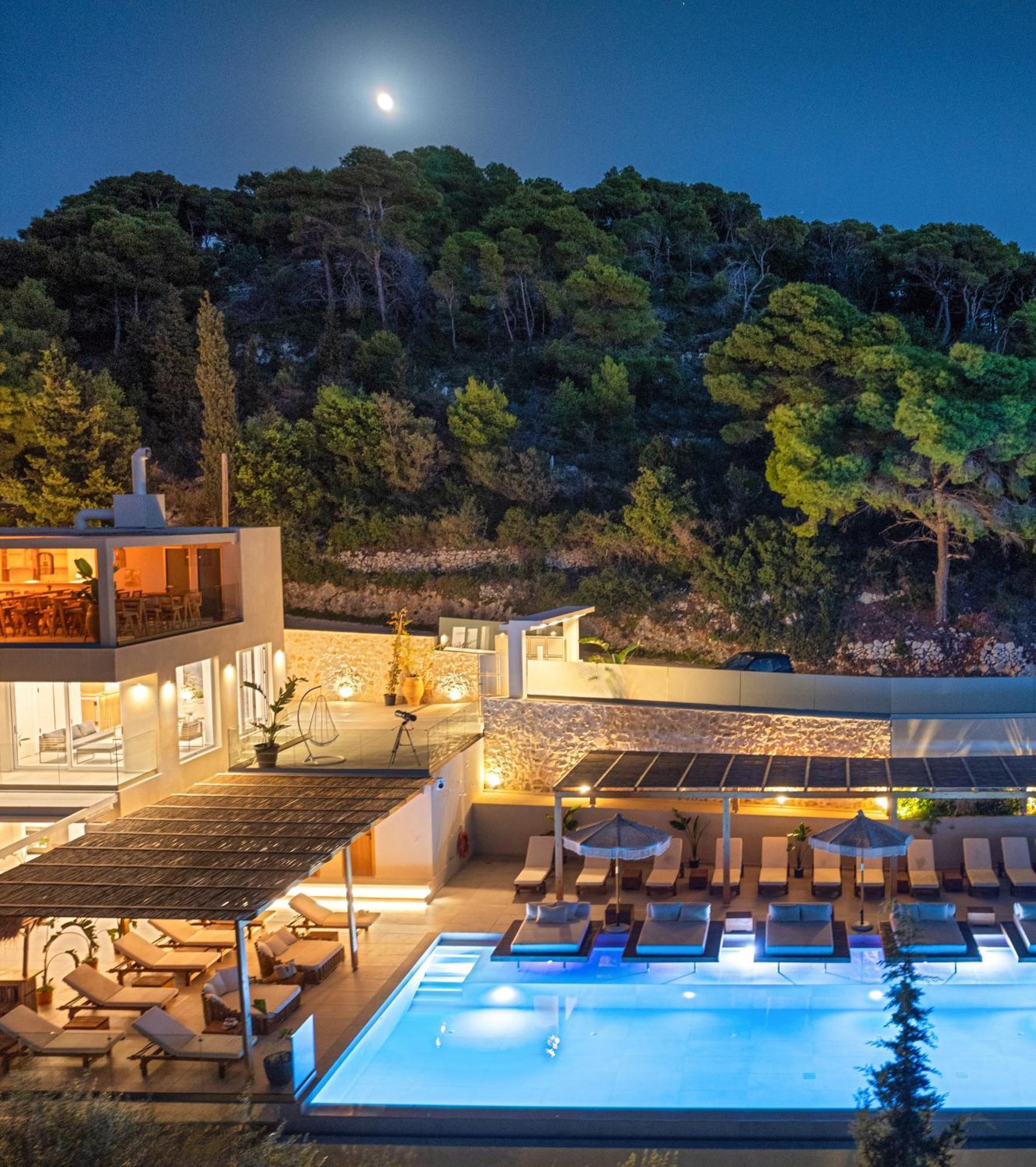 Myzith Luxury Suites Keri Exteriör bild