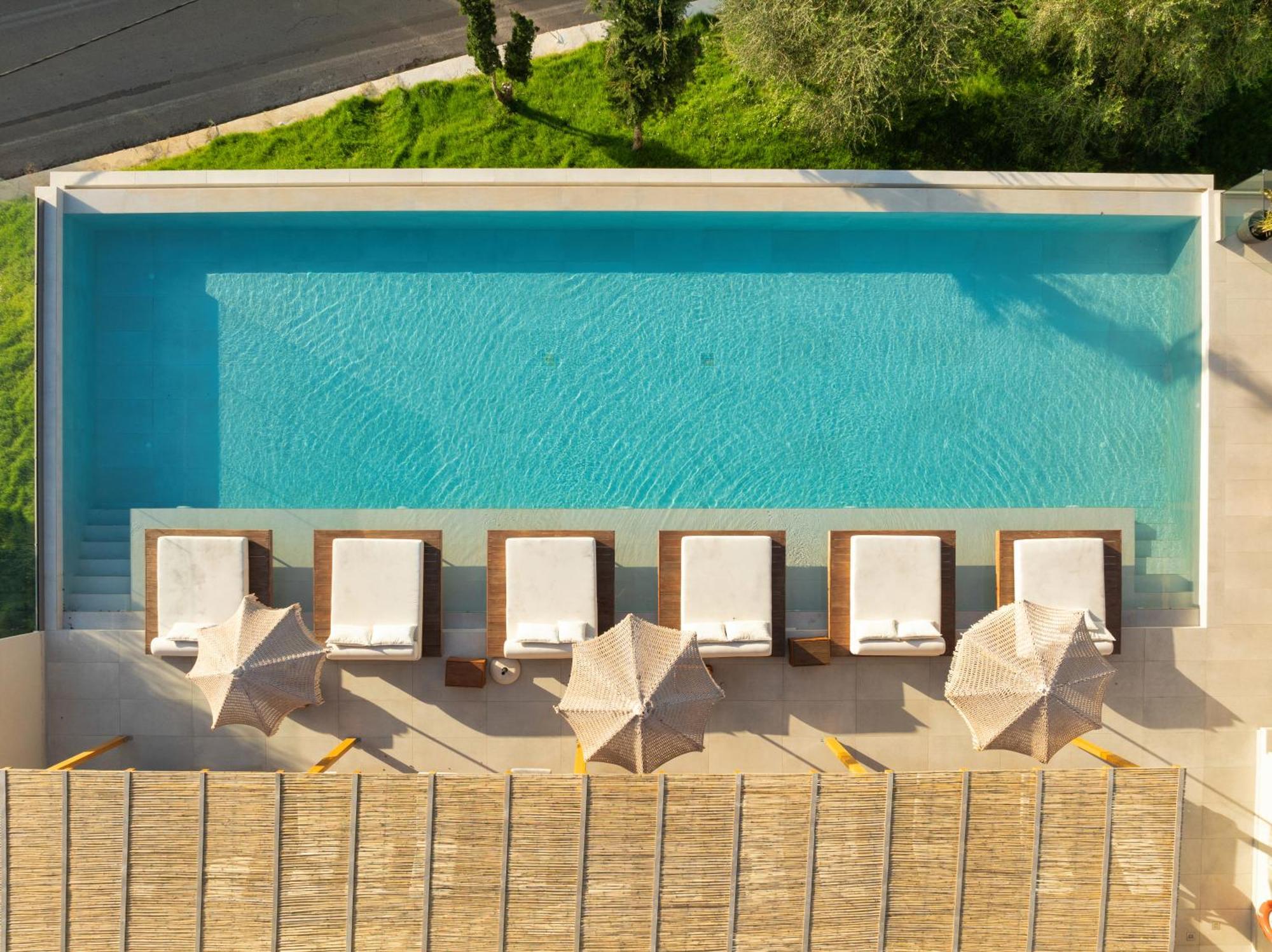 Myzith Luxury Suites Keri Exteriör bild